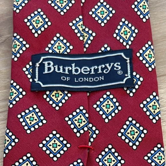 Burberry Diamond Printed Silk Tie - Picture 4 of 7